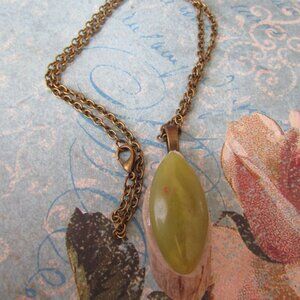 Jasper Green Jade Stone Antler Slice Handcrafted Pendant Bronze Chain Necklace